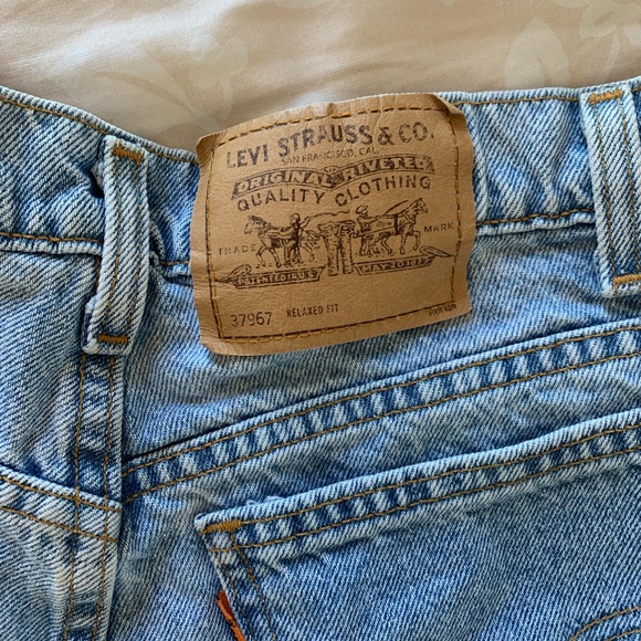 VINTAGE LEVIS MINI SKIRT - Picture 3 of 6